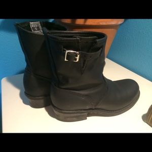 Frye boots 7.5 gently used